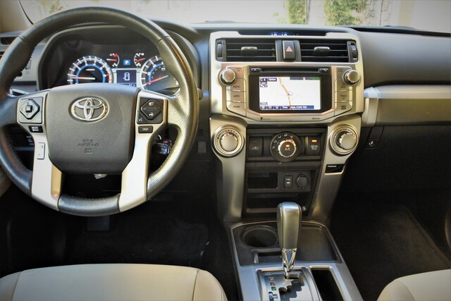 2015Toyota4Runner_White_Driverseat