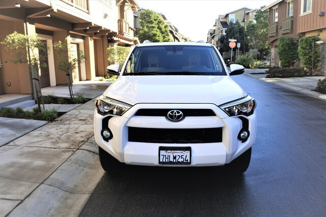 2015Toyota4Runner_White_Front