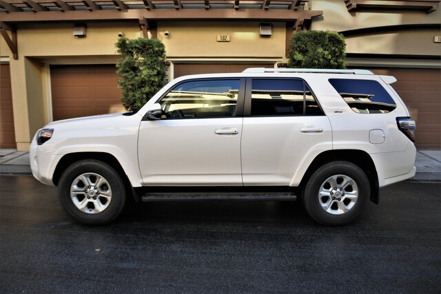 2015Toyota4Runner_White_Left