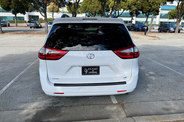 2016ToyoyaSiennaLE_White_Back