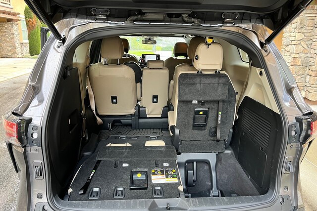 2021ToyotaSienna_XLE_Trunk